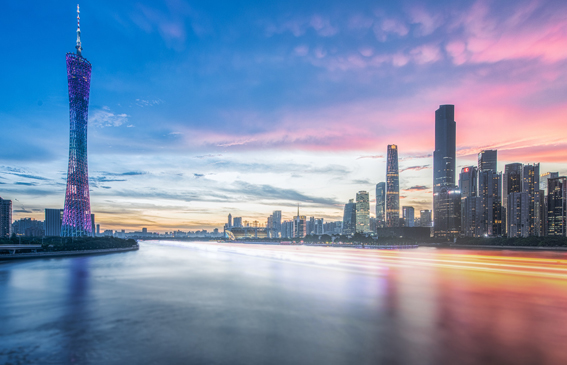 广交会境外采购商首破30万，256.5亿美元成交额彰显“中国引力”